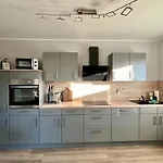 Bella - Mit Waschmaschine, Fahrstuhl Und Carport In Ruhiger Altstadtlage Von * 발렌슈테트