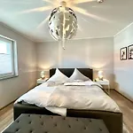 아파트 Bella - Mit Waschmaschine, Fahrstuhl Und Carport In Ruhiger Altstadtlage Von