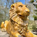 Bella - Mit Waschmaschine, Fahrstuhl Und Carport In Ruhiger Altstadtlage Von *