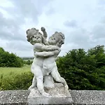 Bella - Mit Waschmaschine, Fahrstuhl Und Carport In Ruhiger Altstadtlage Von *