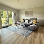 Bella - Mit Waschmaschine, Fahrstuhl Und Carport In Ruhiger Altstadtlage Von Apartamento