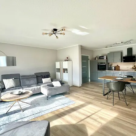 Bella - Mit Waschmaschine, Fahrstuhl Und Carport In Ruhiger Altstadtlage Von بالنشتيت