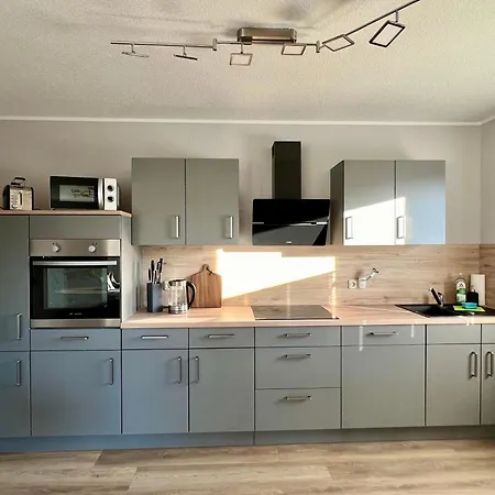 Bella - Mit Waschmaschine, Fahrstuhl Und Carport In Ruhiger Altstadtlage Von * بالنشتيت