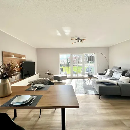 Bella - Mit Waschmaschine, Fahrstuhl Und Carport In Ruhiger Altstadtlage Von * بالنشتيت