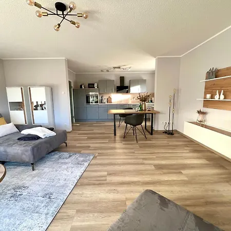 Apartman Bella - Mit Waschmaschine, Fahrstuhl Und Carport In Ruhiger Altstadtlage Von