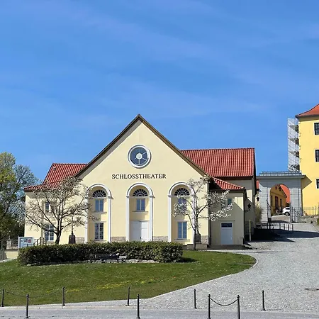 Bella - Mit Waschmaschine, Fahrstuhl Und Carport In Ruhiger Altstadtlage Von Apartman Ballenstedt