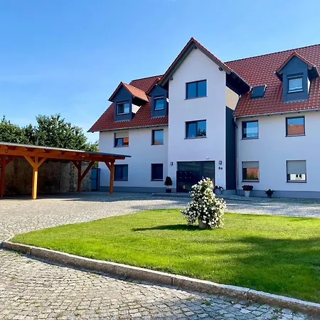 Bella - Mit Waschmaschine, Fahrstuhl Und Carport In Ruhiger Altstadtlage Von アパート バレンシュテット