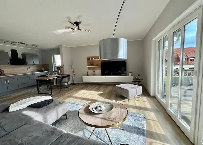 Bella - Mit Waschmaschine, Fahrstuhl Und Carport In Ruhiger Altstadtlage Von Ballenstedt