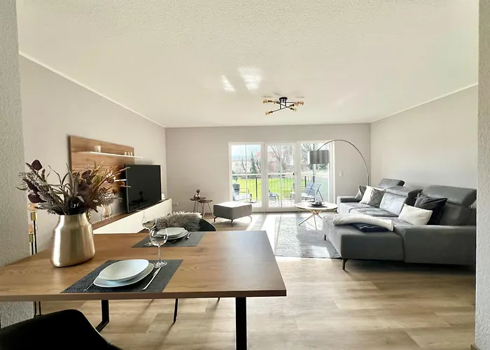 Bella - Mit Waschmaschine, Fahrstuhl Und Carport In Ruhiger Altstadtlage Von * バレンシュテット