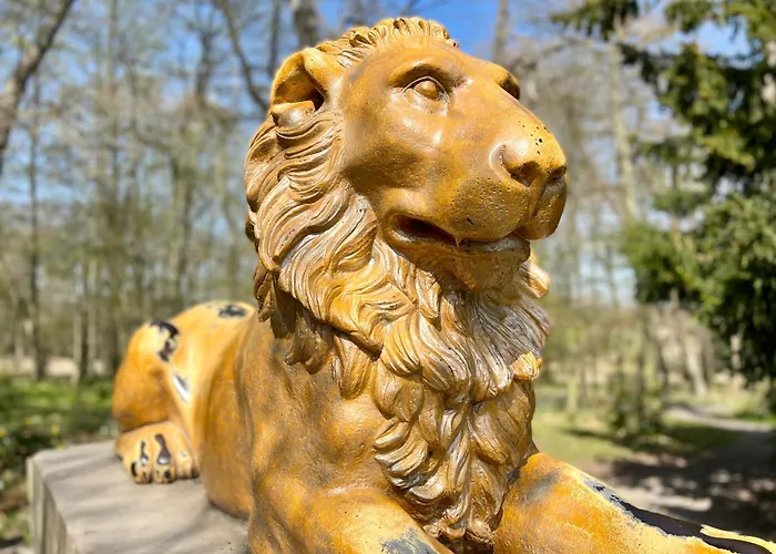 Bella - Mit Waschmaschine, Fahrstuhl Und Carport In Ruhiger Altstadtlage Von *