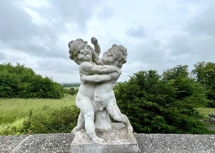 Bella - Mit Waschmaschine, Fahrstuhl Und Carport In Ruhiger Altstadtlage Von *