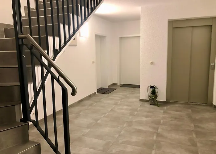 Appartement Bella - Mit Waschmaschine, Fahrstuhl Und Carport In Ruhiger Altstadtlage Von *