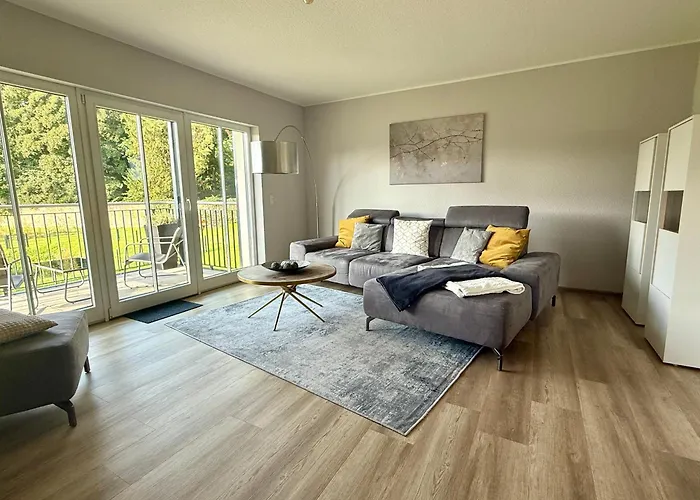 Bella - Mit Waschmaschine, Fahrstuhl Und Carport In Ruhiger Altstadtlage Von Appartement