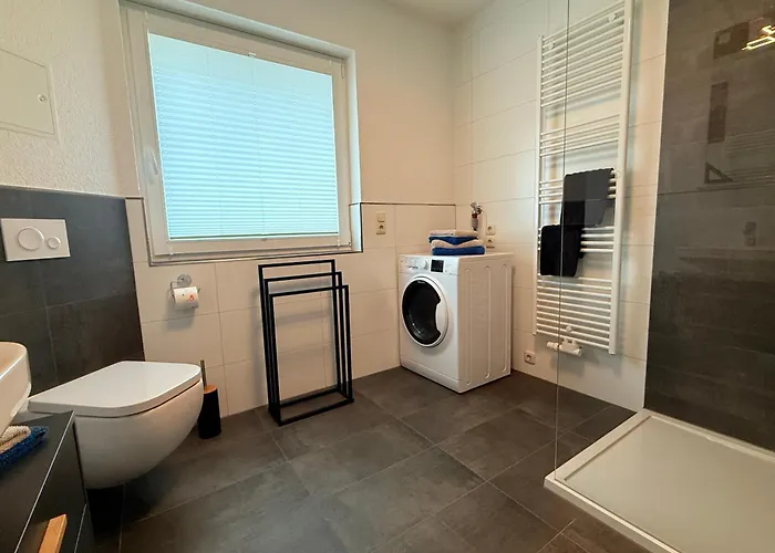 Bella - Mit Waschmaschine, Fahrstuhl Und Carport In Ruhiger Altstadtlage Von