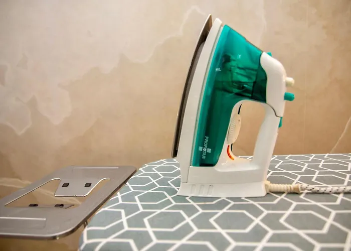 Bella - Mit Waschmaschine, Fahrstuhl Und Carport In Ruhiger Altstadtlage Von *