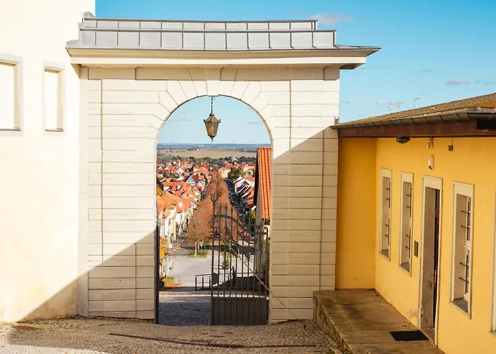 Bella - Mit Waschmaschine, Fahrstuhl Und Carport In Ruhiger Altstadtlage Von